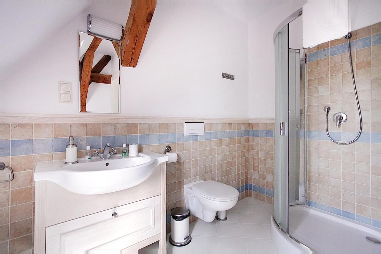 Palac W Debinie Krzeszkowice Exteriör bild